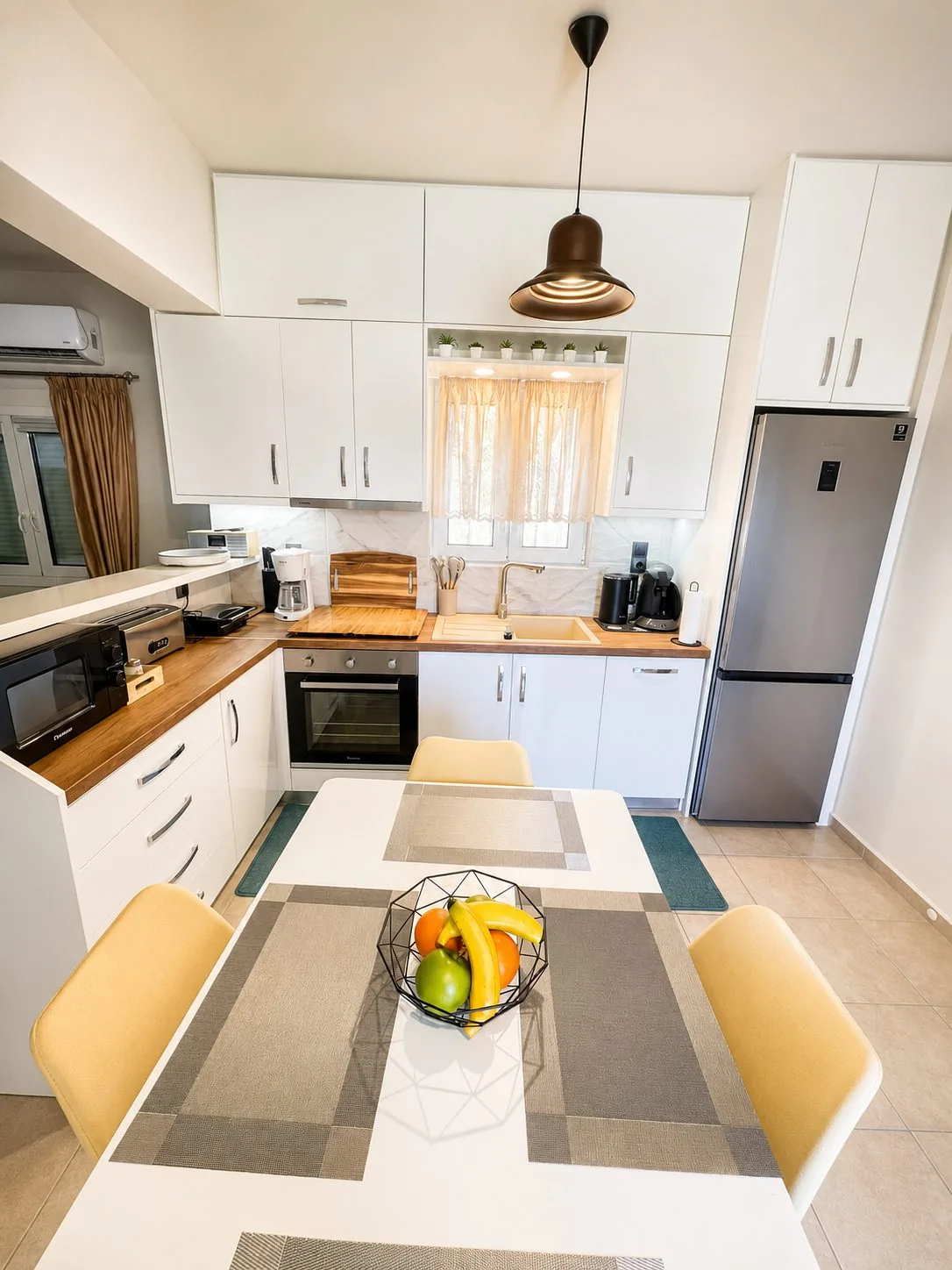 Apartment 21: kitchen