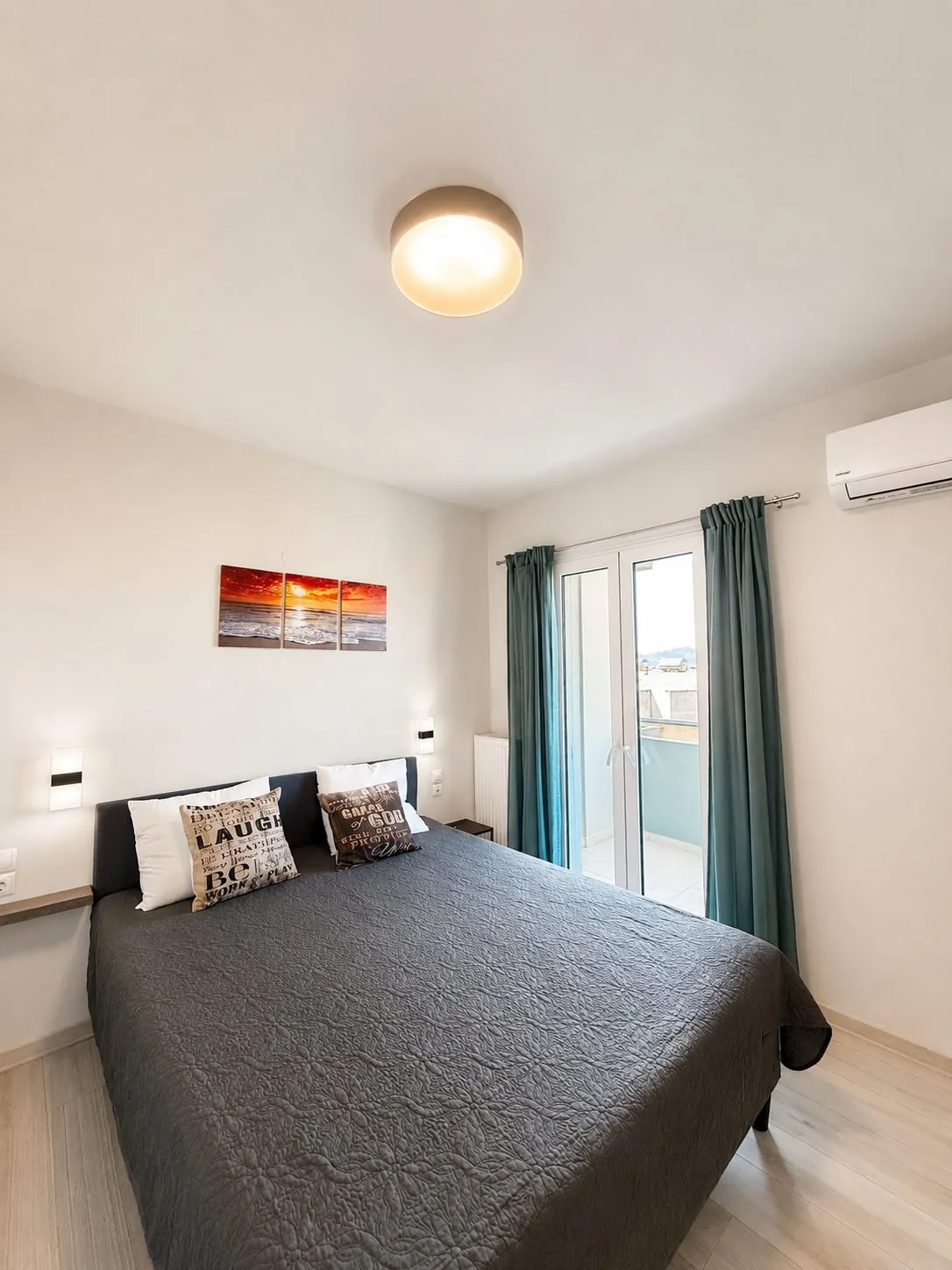Apartment 41: bedroom