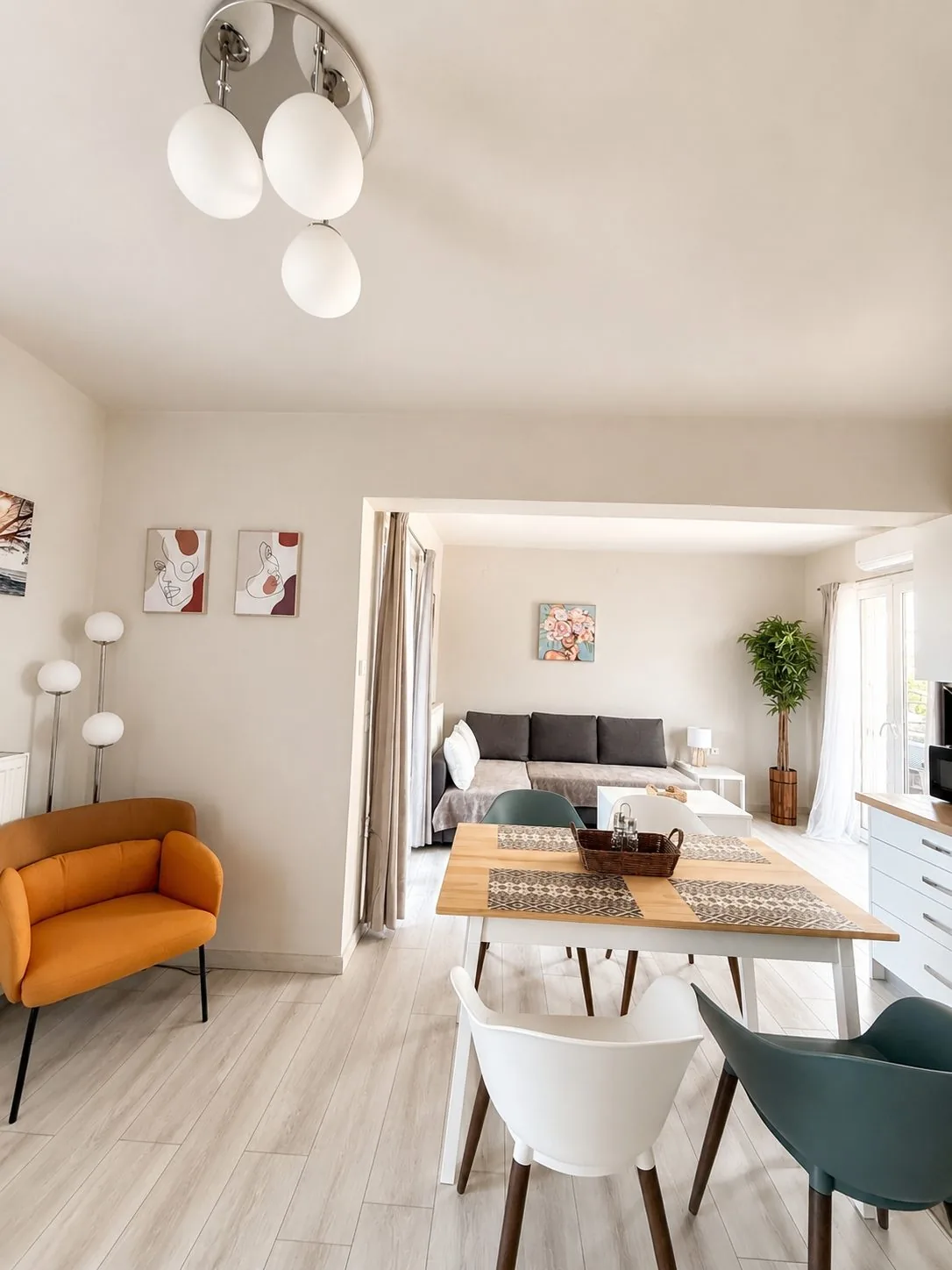 Apartment 41: dining
